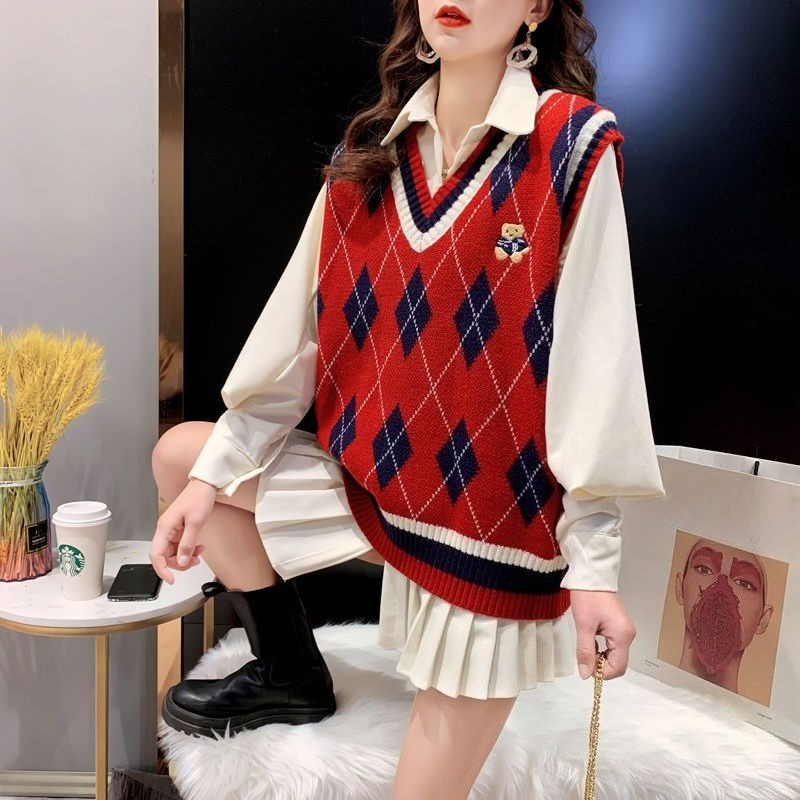 Winter Clothing Trends 2025 - Kadınlar için Kırmızı Örgü Yelekler Kolsuz
